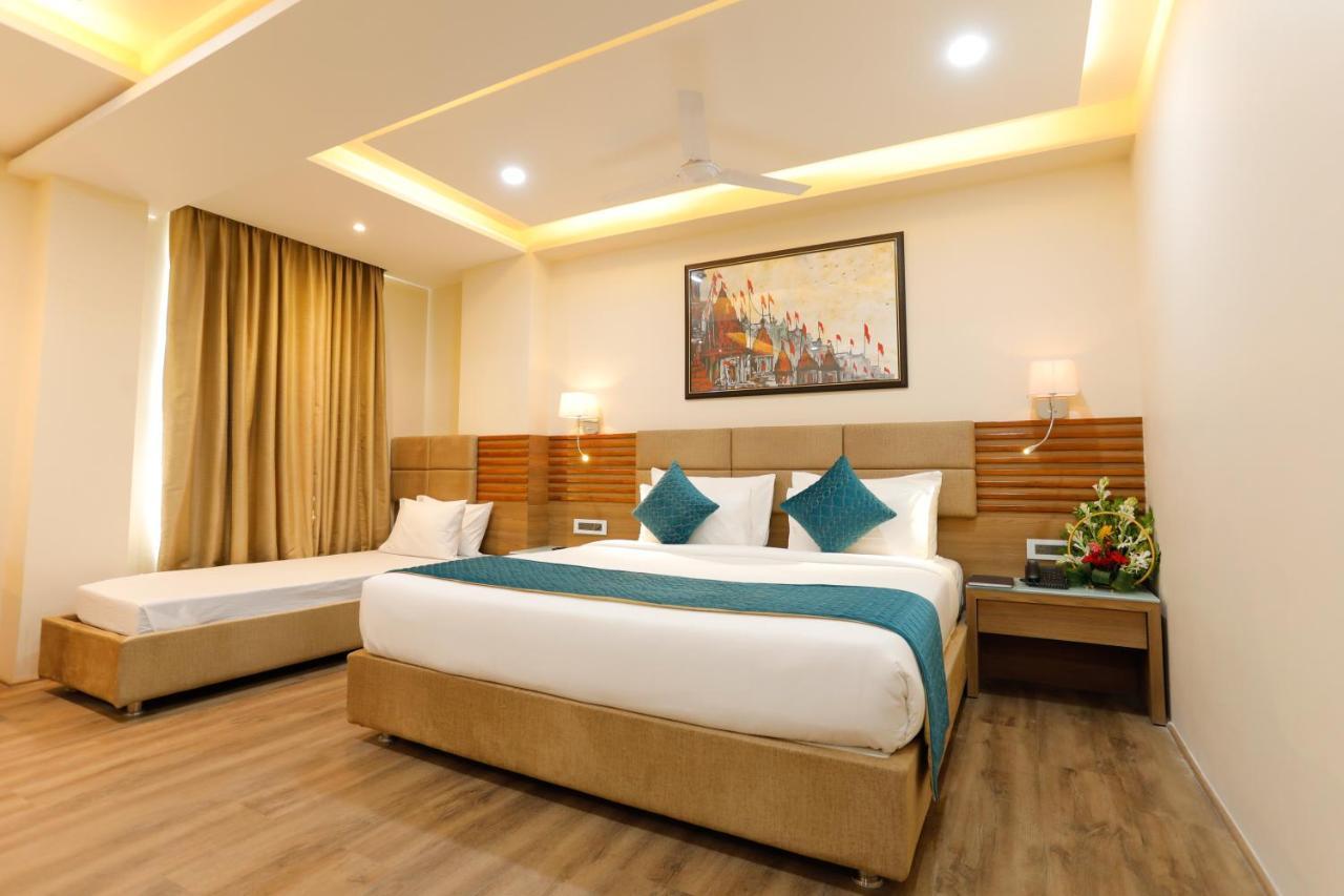 Dolphin Grand Hotel Varanasi