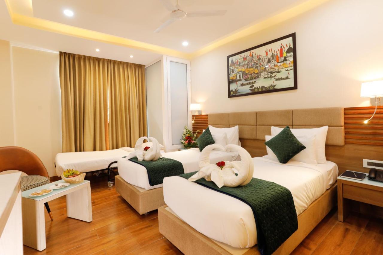 Dolphin Grand Hotel 4*