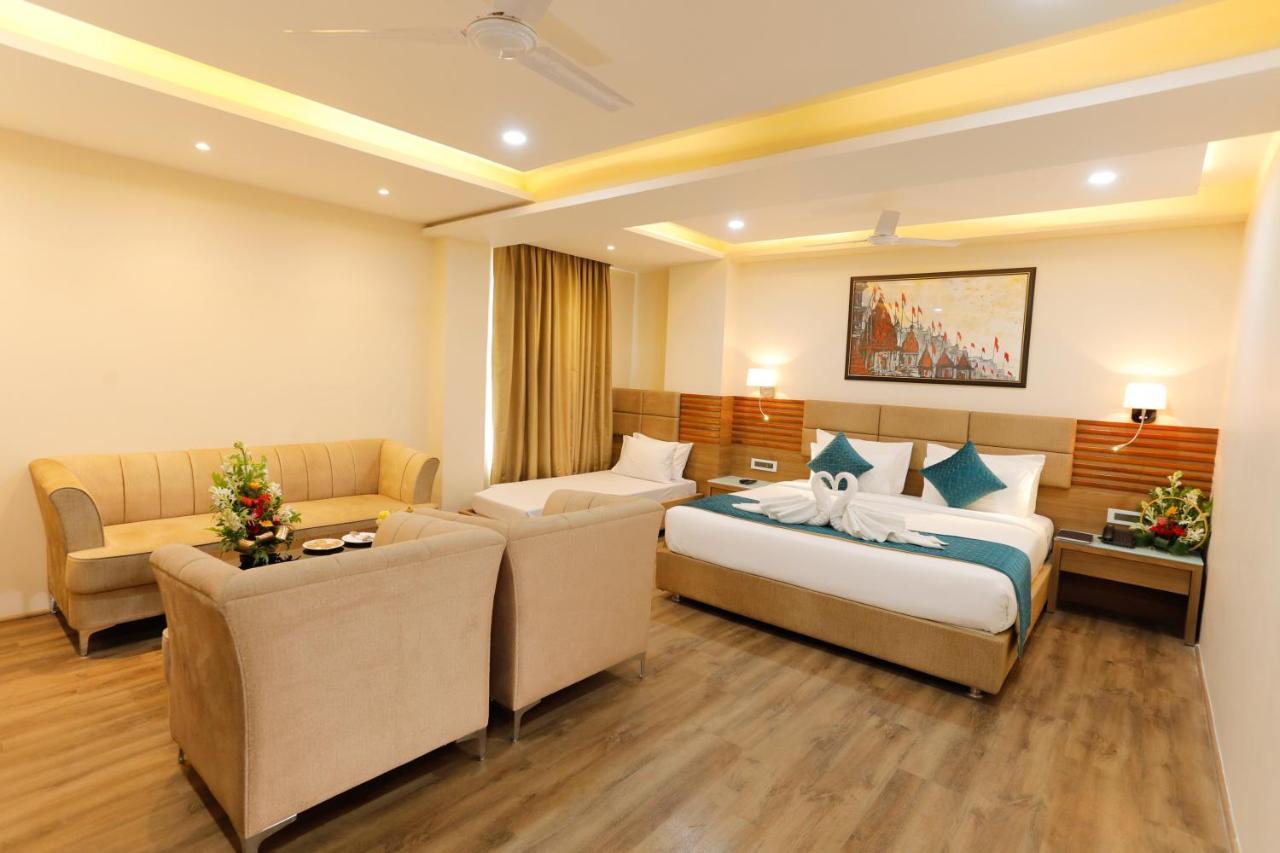 Hotel Dolphin Grand Varanasi