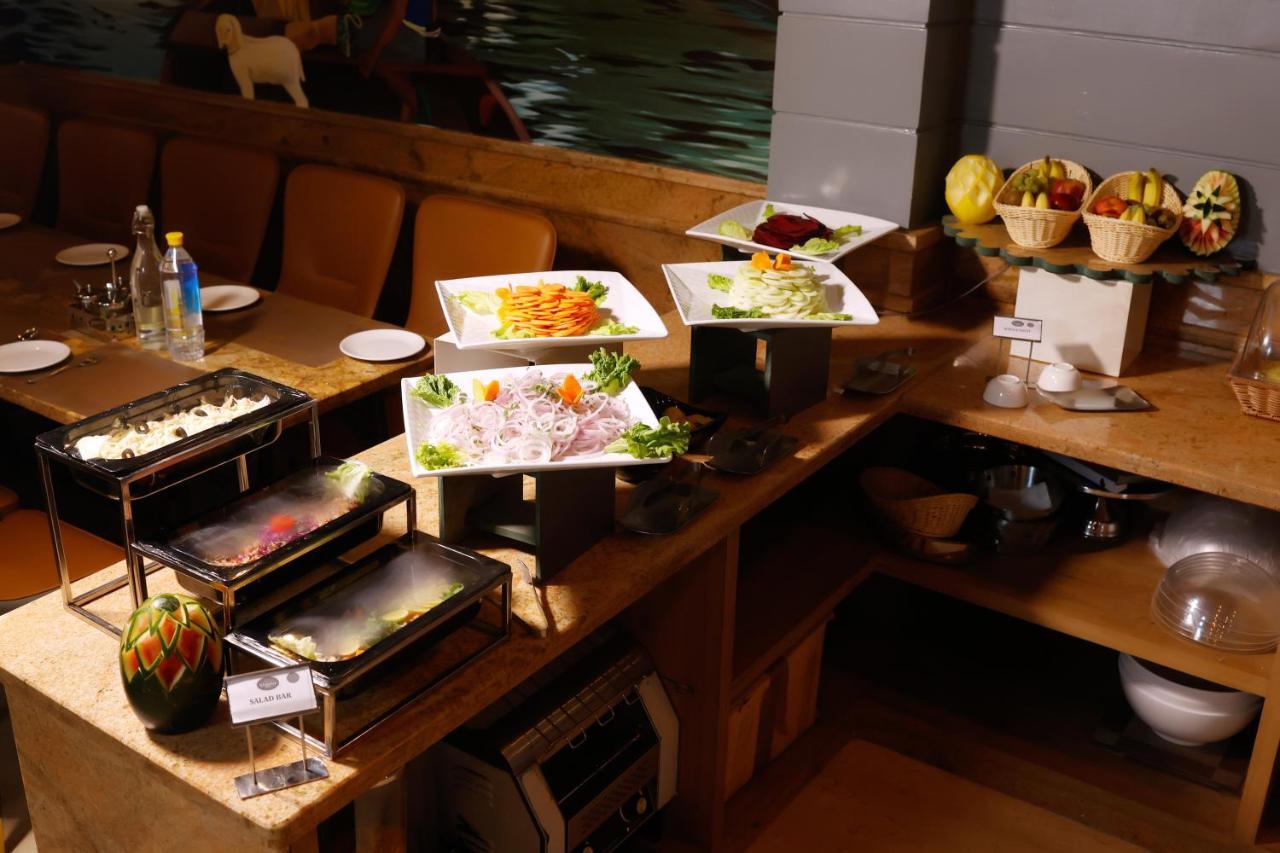 Dolphin Grand Hotel Varanasi
