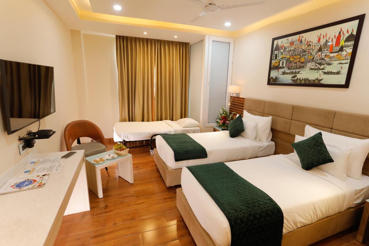 Dolphin Grand Hotel 4*