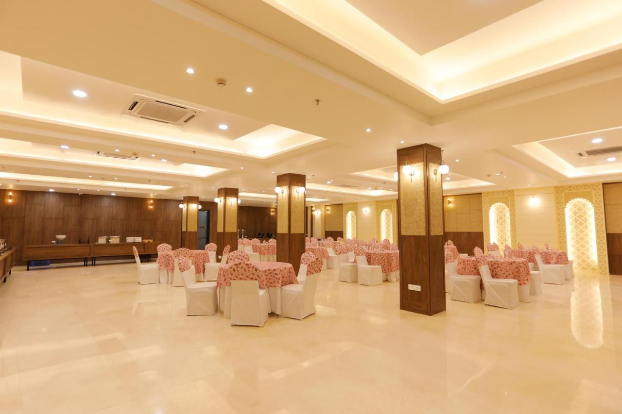 Dolphin Grand Hotel Varanasi