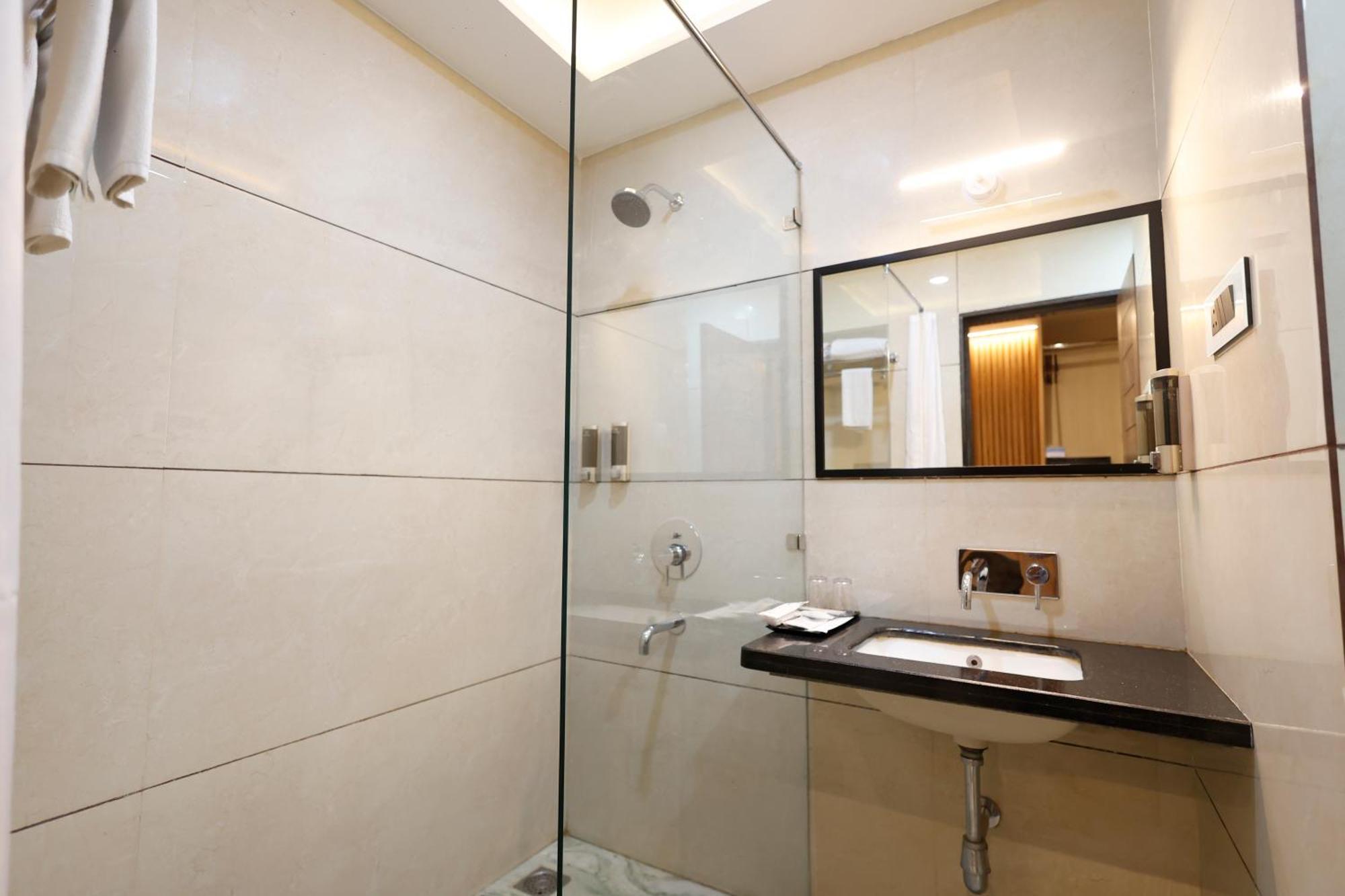 Dolphin Grand Hotel Varanasi
